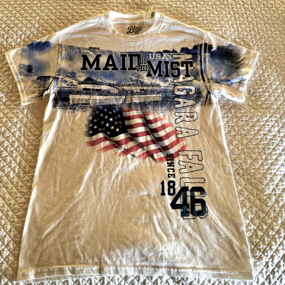 Maid Of The Mist Niagara Falls New York Canada US Flag t shirt - Sz Small - NWT